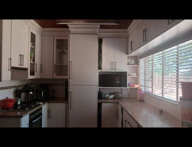 3 BEDROOM HOUSE FOR SALE IN BIRCH ACRES